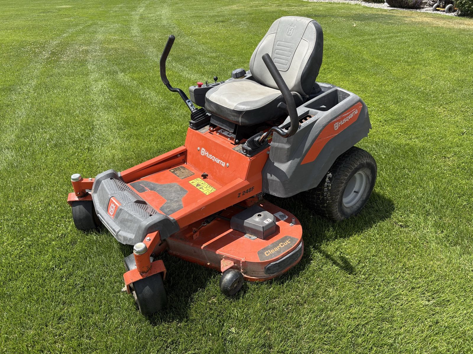 Husqvarna z248f zero turn mower