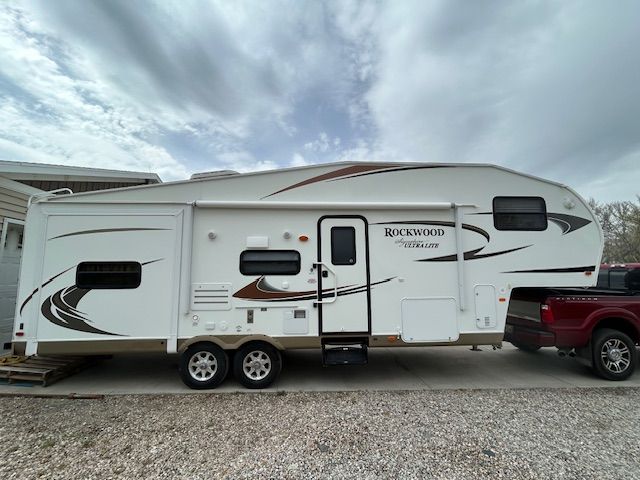 2011 Rockwood Signature ultralight bunkhouse