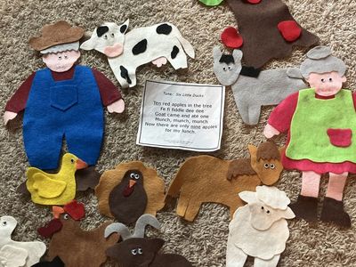 Preschool Felt Board Story Set - Ten Red Apple