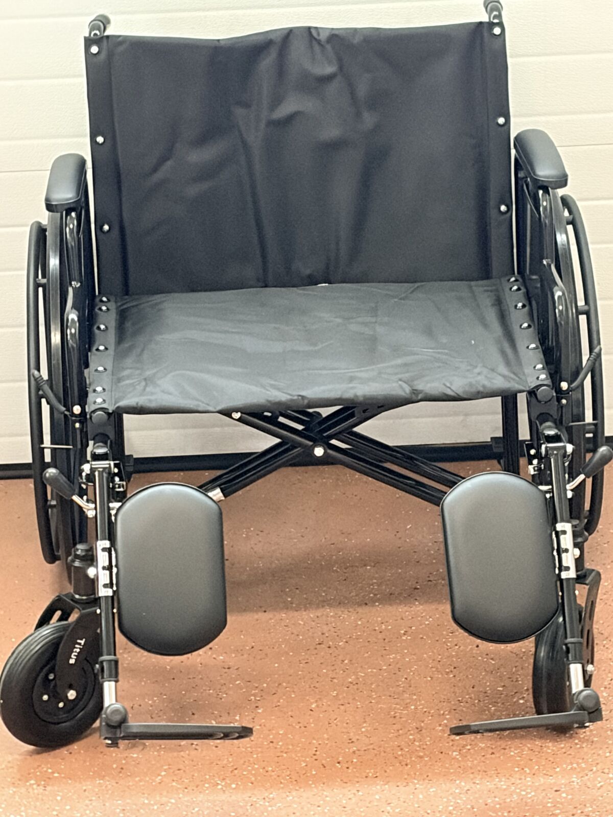 HEAVY DUTY 26" BARIATRIC WHEELCHAIR