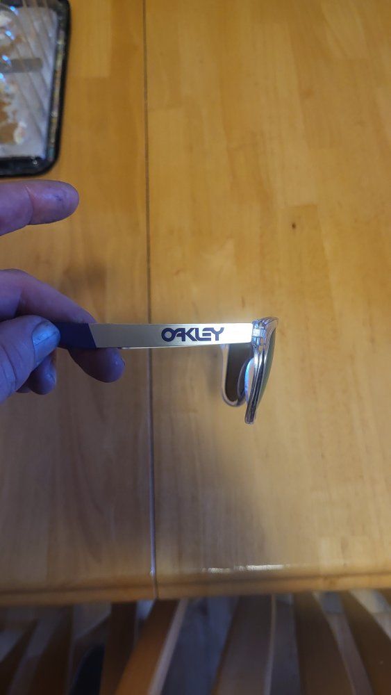 Oakley Frogskins purple  Sunglasses - Excellent Condition
