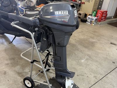 Yamaha 8 HP Four Stroke Outboard Motor High Thrust Electric Start and Power Tilt