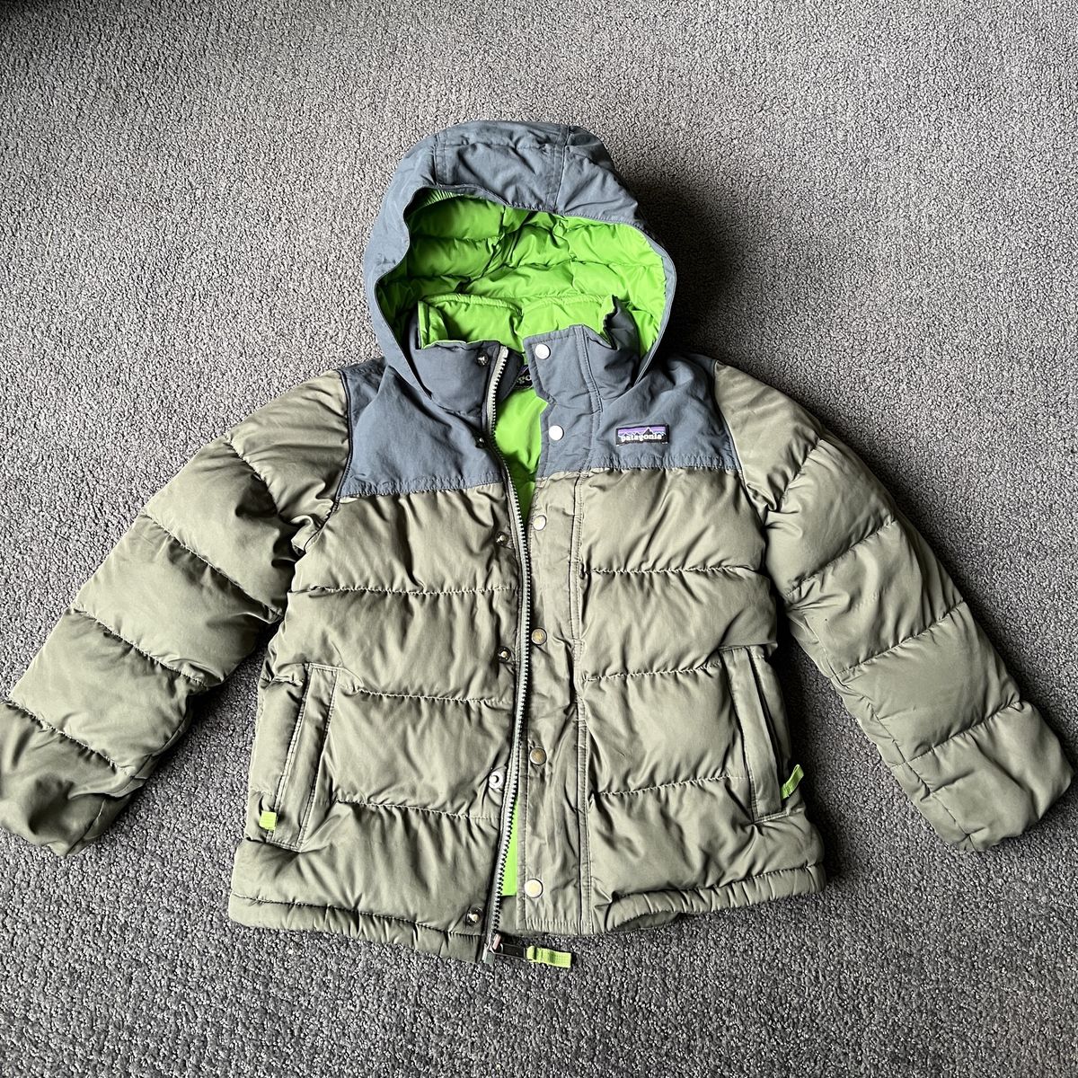Patagonia Kids' XS (5-6) Down Puffer Jacket - Green/Gray Hooded Winter Coat