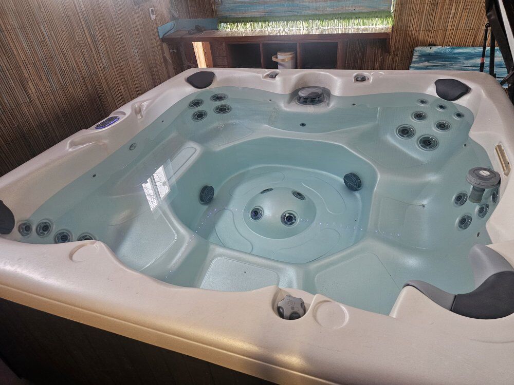 Maxx 380 hot tub