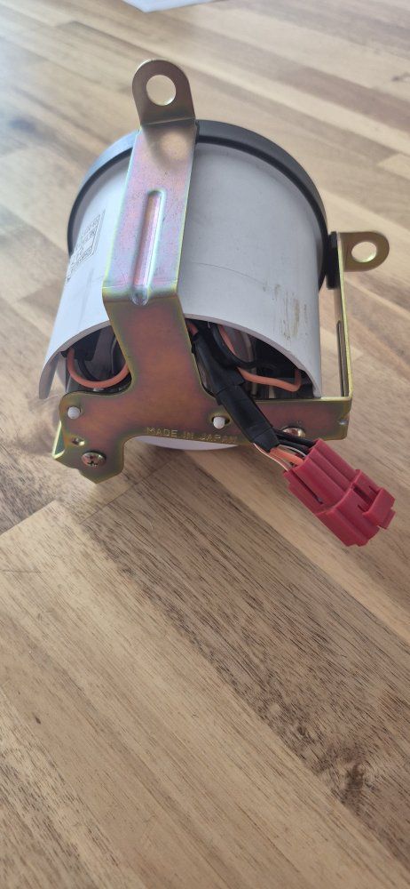Main image 3