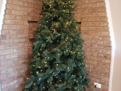 Pre-lit Artificial Christmas Tree with Multicolored and Warm White Lights