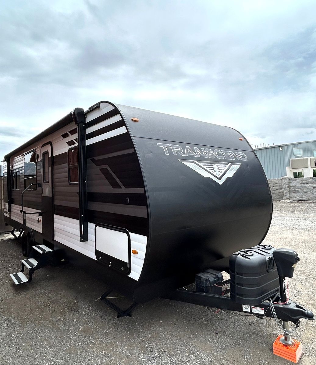 2022 Grand Design Transcend Xplor 31 Ft, Sleeps 6, New: Tires, Battery, Awning Fabric, & Mattress CLEAN TITLE