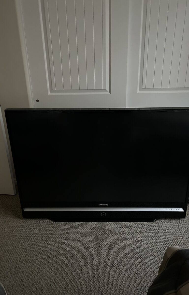 Tv.   65 inch Samsung DLP