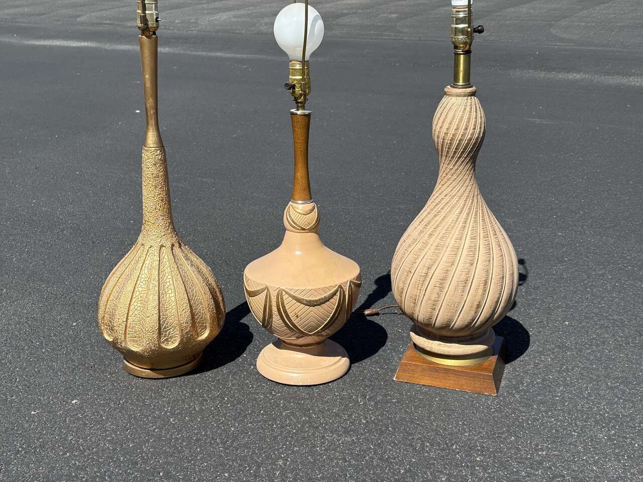 Large assortment of mid century modern table lamps. Vintage MCM