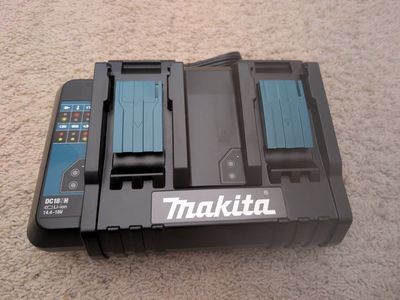 Brand New Makita Dual Port Battery Charger – DC18SH – 18V LXT