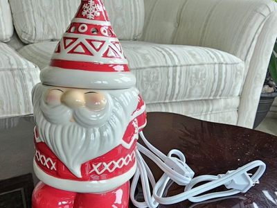Authentic Scentsy Be Jolly Christmas Gnome Warmer With Original Box