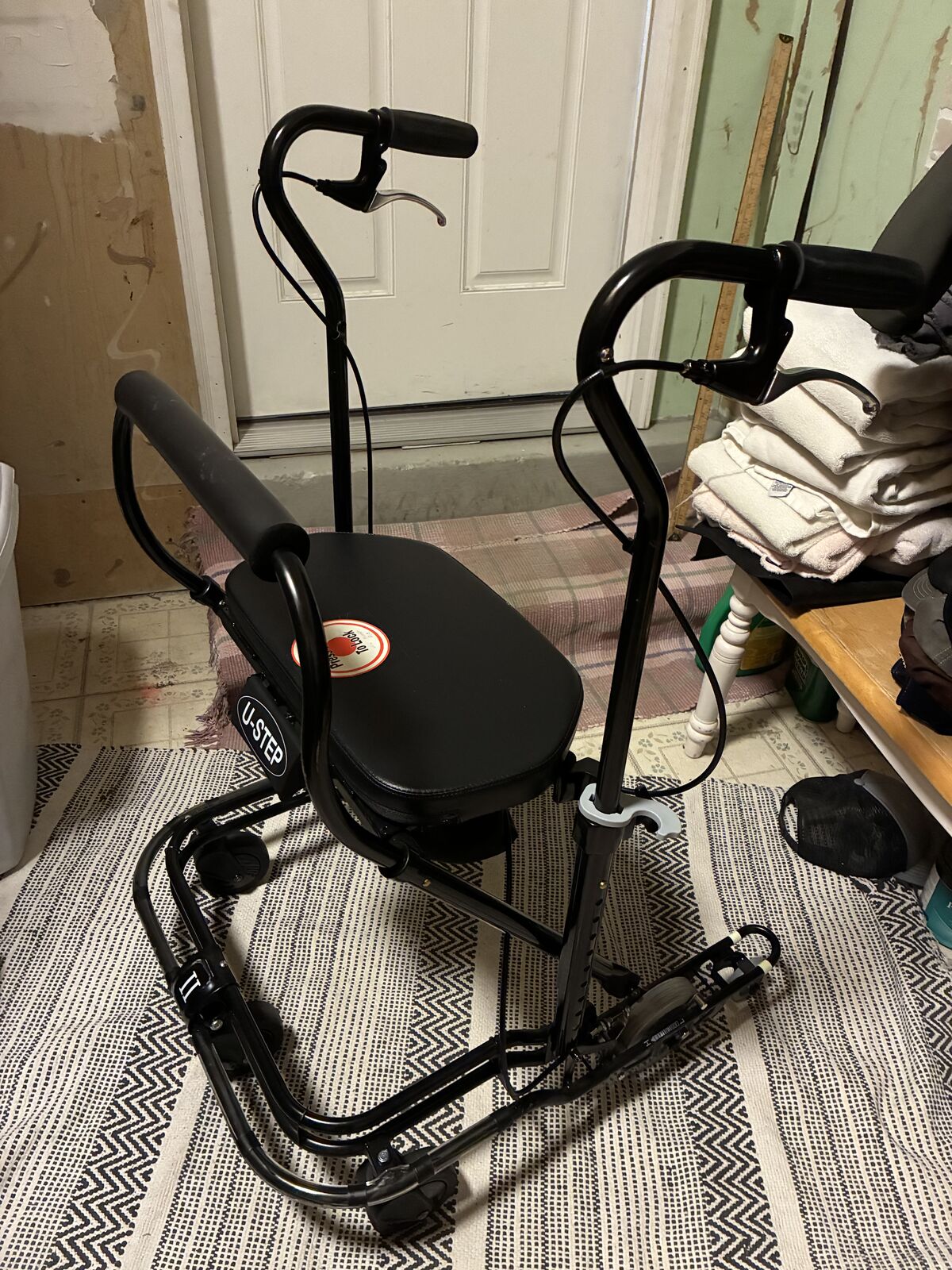 U-Step Walker with seat....like new condition!