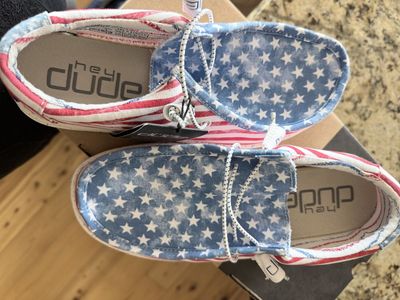 Hey Dude Wally Patriotic shoe LDS size 8, MNS size 6