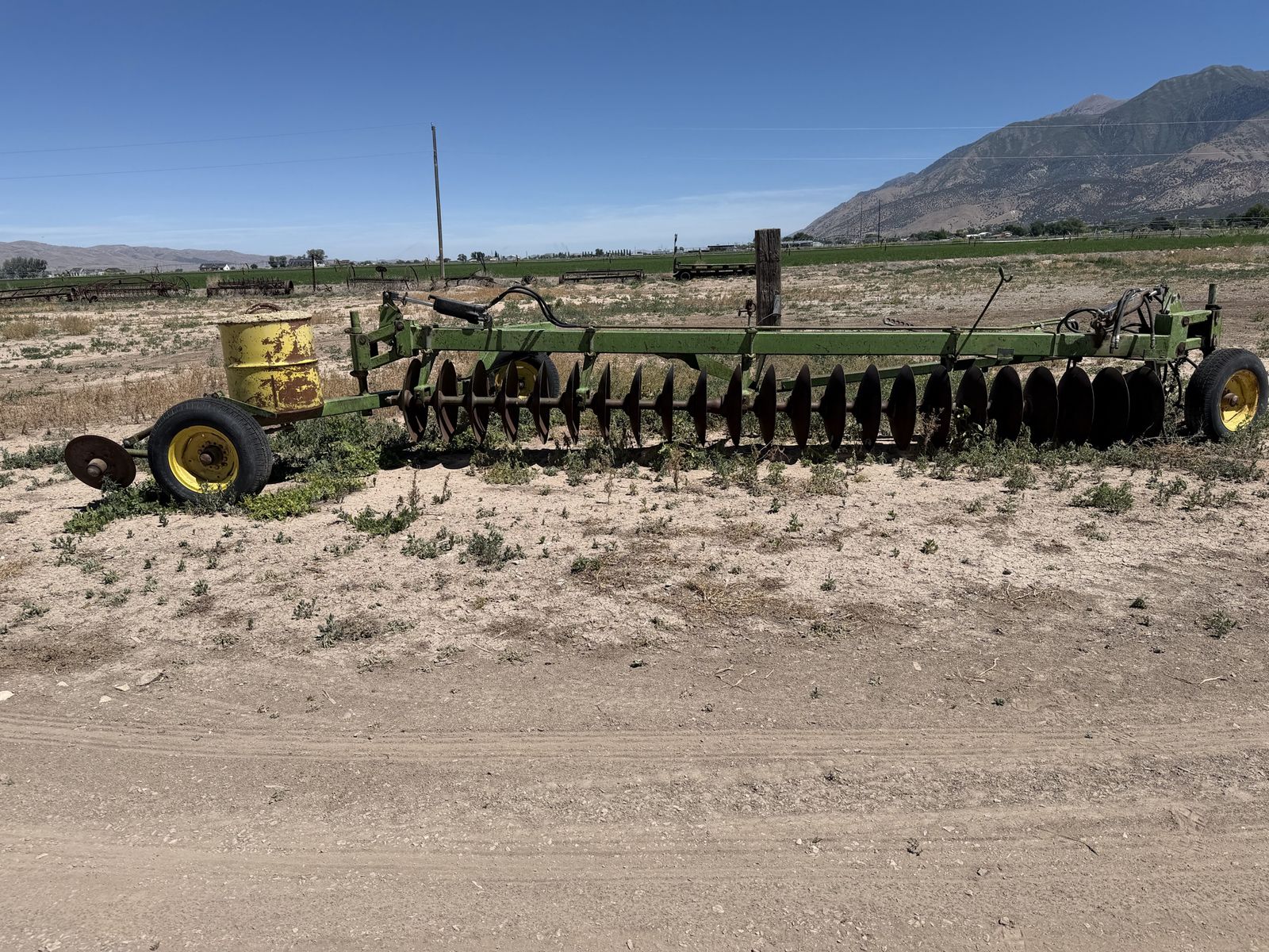 John Deere 8500 Disk Tiller (Wheatland plow)