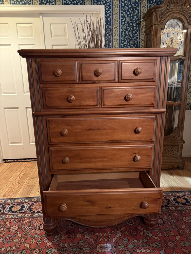 Like New, Solid-Wood Chest of Drawers