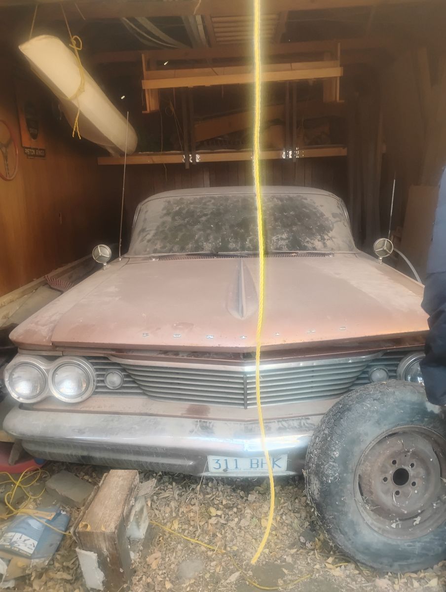 1960 Pontiac Catalina 4 Door Hardtop 4 Speed Automatic (AS IS)