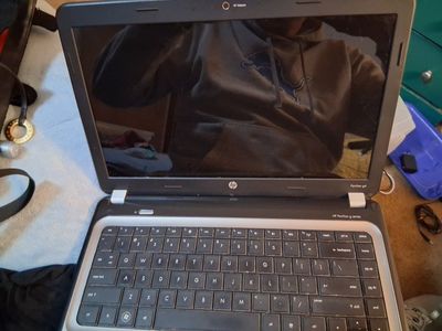 HP Pavilion g series laptop **READ THE DESCRIPTIO