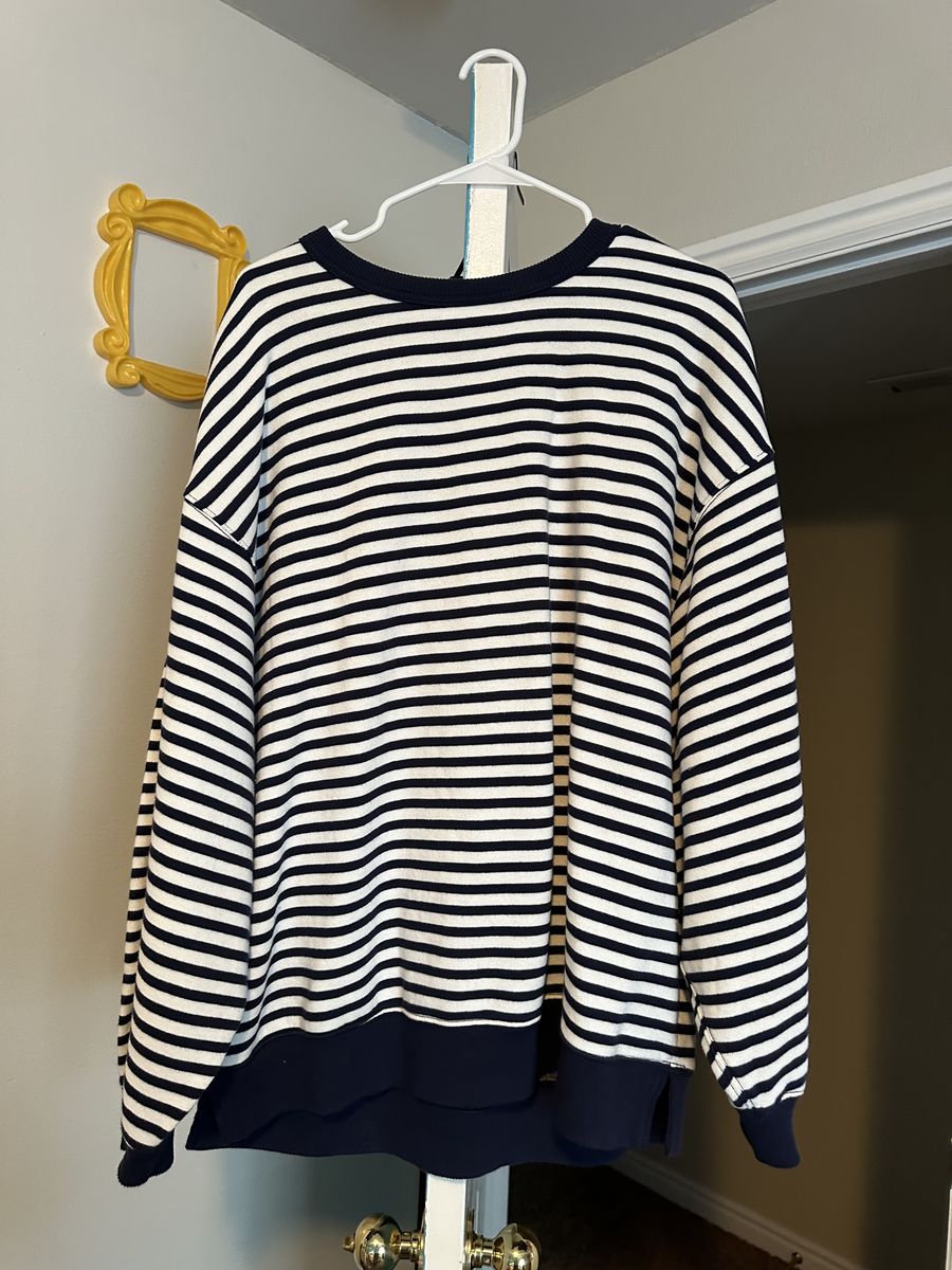 Navy blue/white aerie sweatshirt