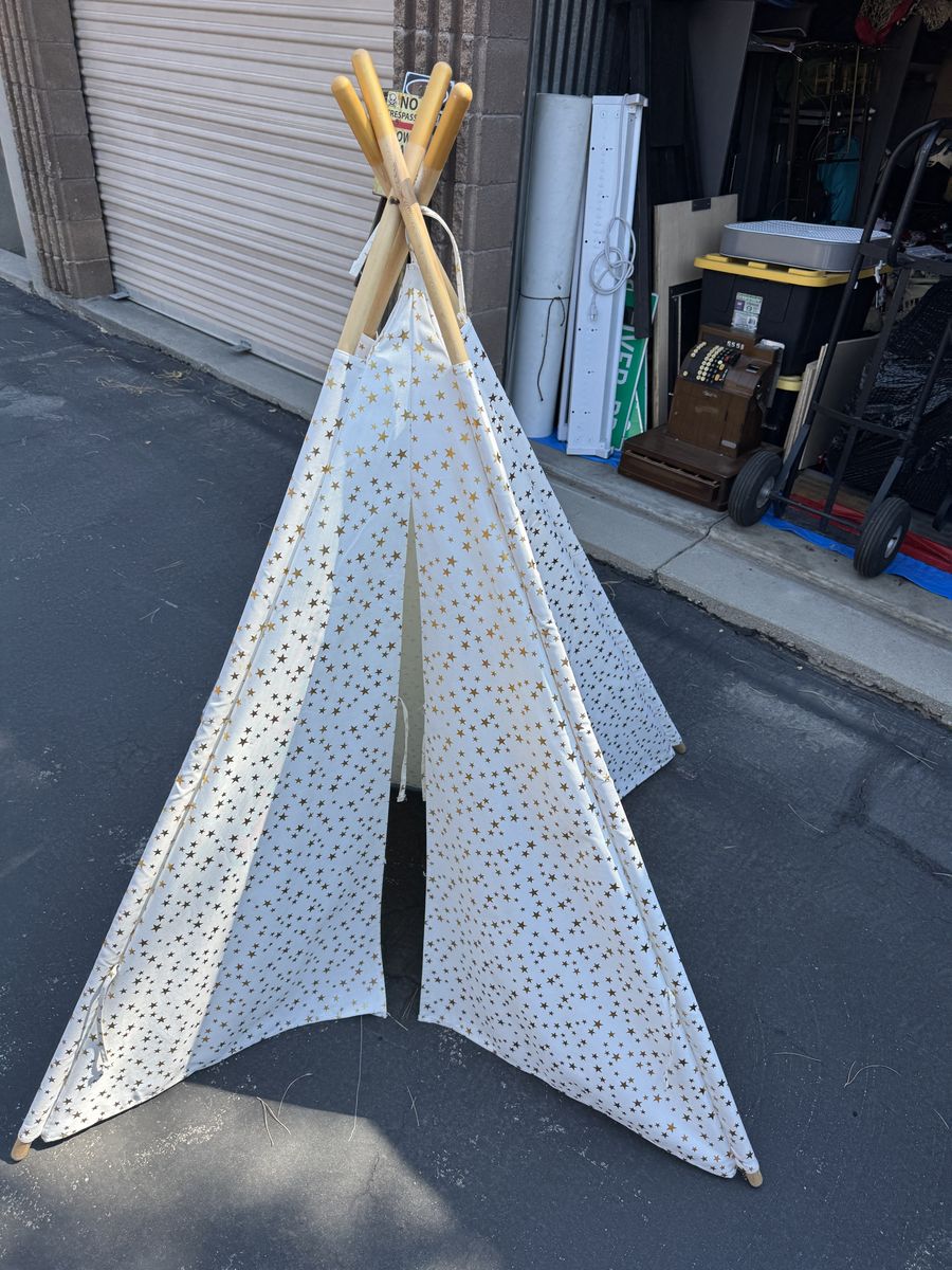 Kids TeePee Play Tent, nice one!