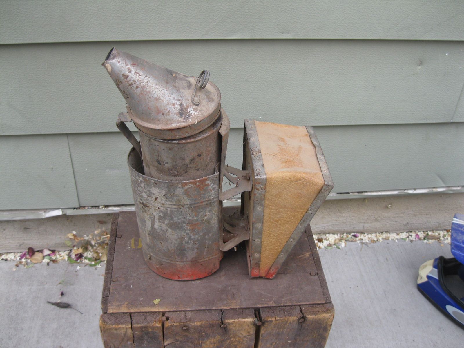 Vintage Beehive Smoker