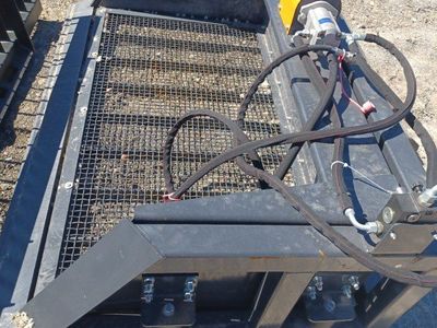 72 in wolverine soul screening bucket for skid ste