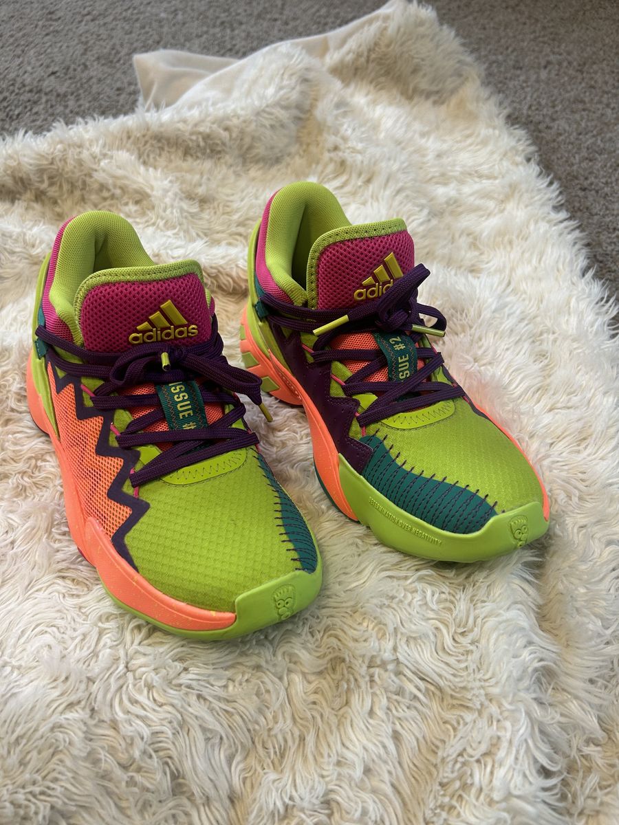 Donovan Mitchell basketball shoes size 5.5