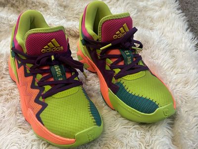 Donovan Mitchell basketball shoes size 5.5