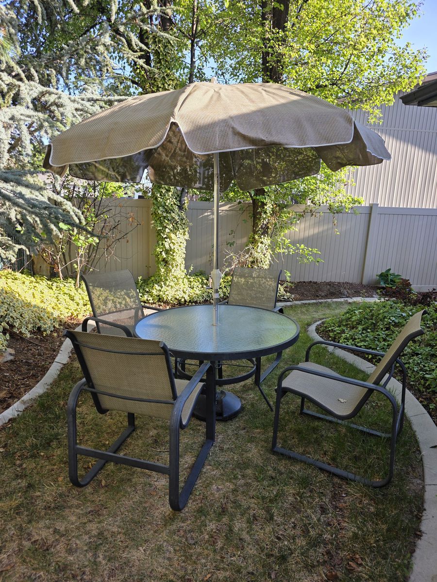 Outdoor Table with 4 Chairs, Umbrella and Covers