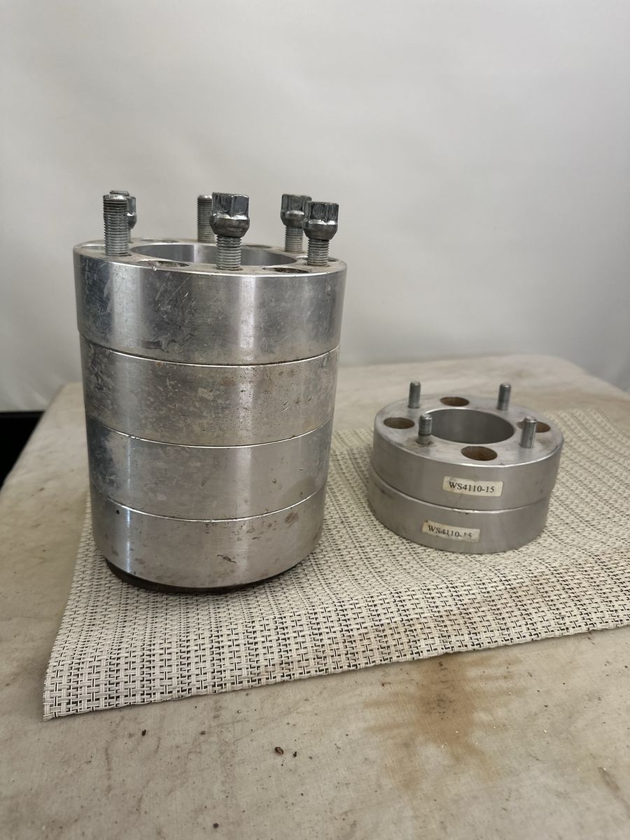Set of Aluminum Wheel Spacers / Adapters - 6x139.7 & WS4110-15