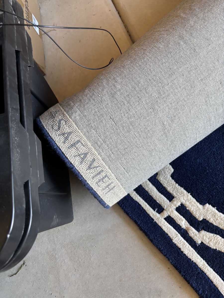 Safaveih Blue Ans White Area Rug