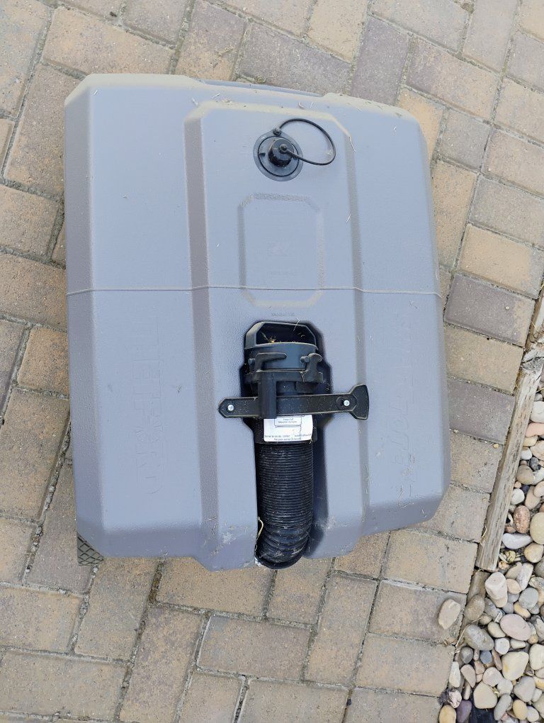 Thetford Smarttote 27 gal wastewater container