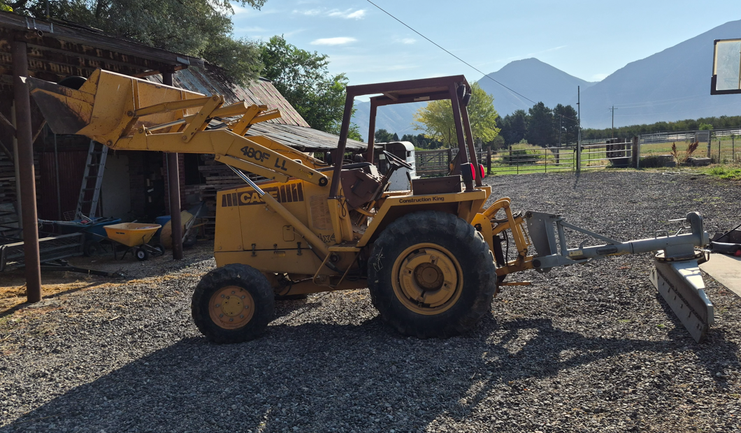 Case 480F Construction King 2WD loader/grader 