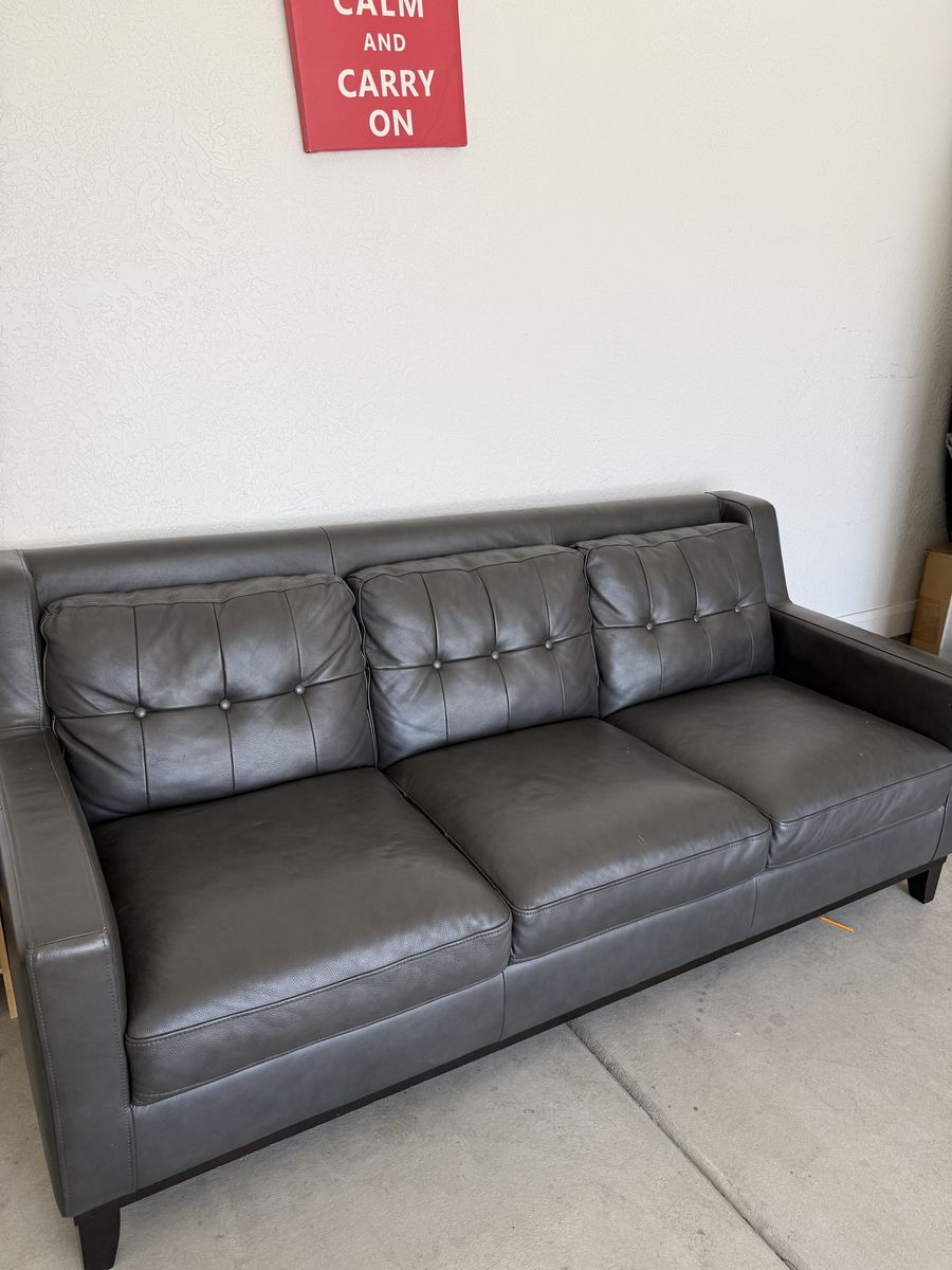 Leather couches (2 pieces)