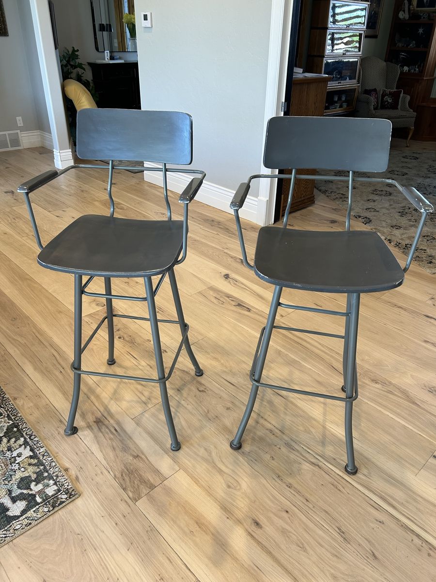 2 Swivel High Bar Stools