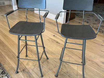 2 Swivel High Bar Stools