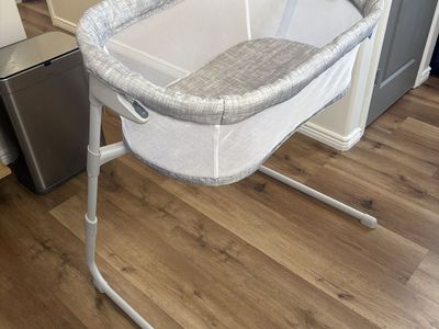 HALO BassiNest Lite Bedside Bassinet – $50