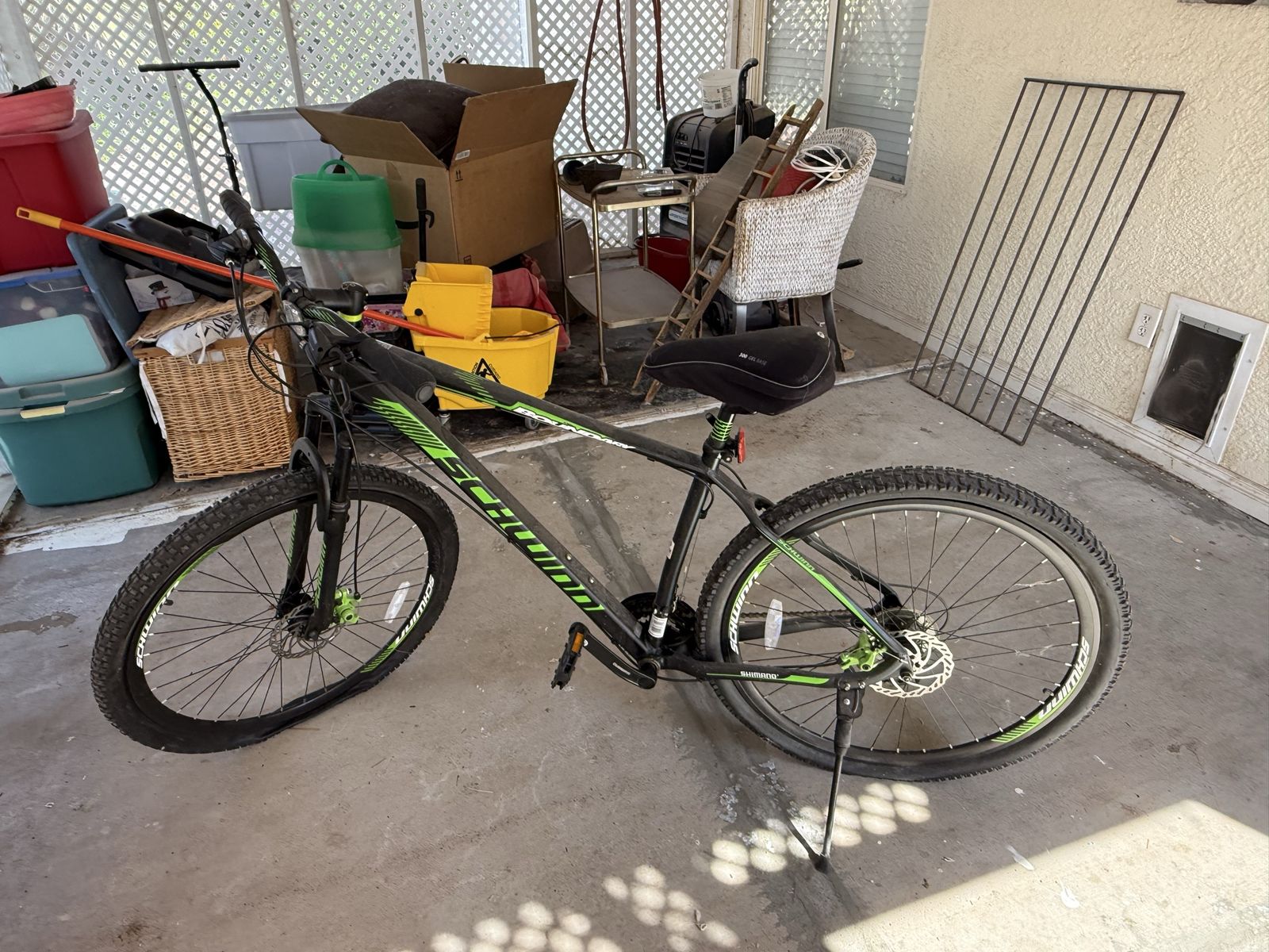Schwinn Black/Green Mountain Bike - Adult Size, Disc Brakes, Good Condition