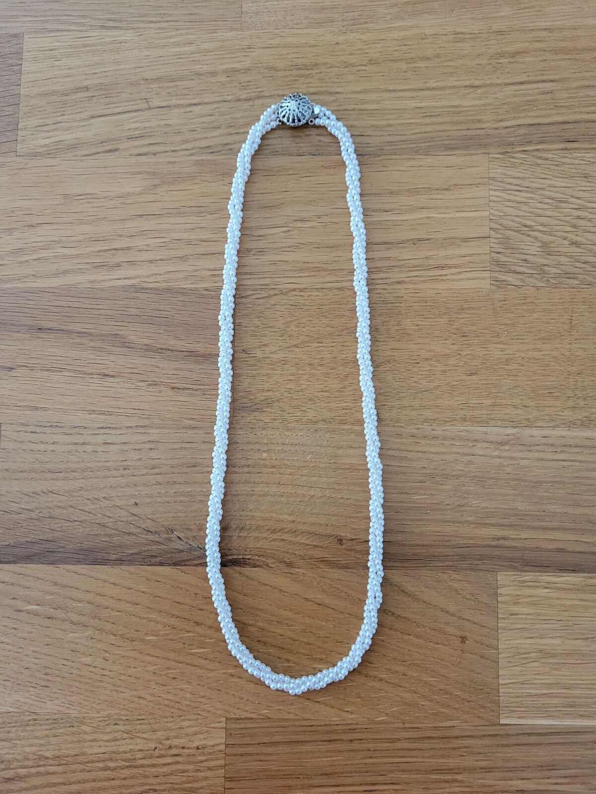 Faux Pearl Twisted Necklace
