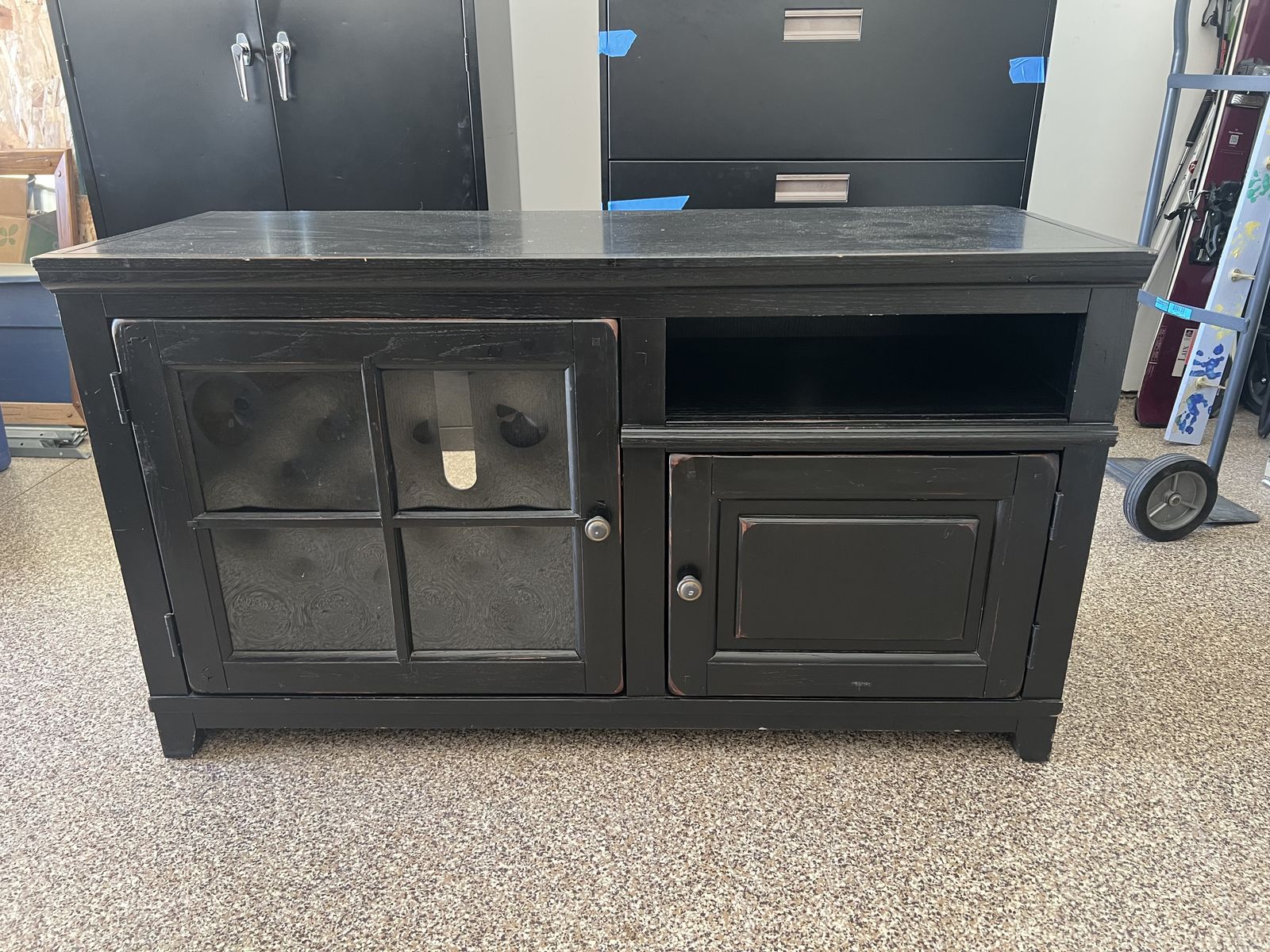 TV Console/Sandy Pickup