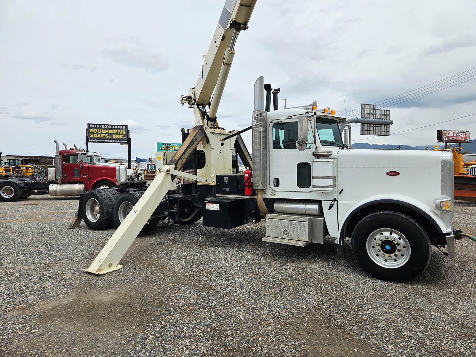 2010 Peterbilt 388 Crane Truck - National 500E2 Crane