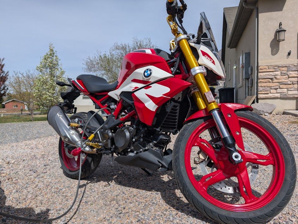 2023 BMW G 310 R - Premium Red - ABS