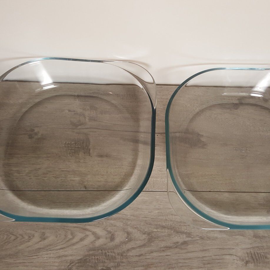 Set of 2 Glass Baking Dishes