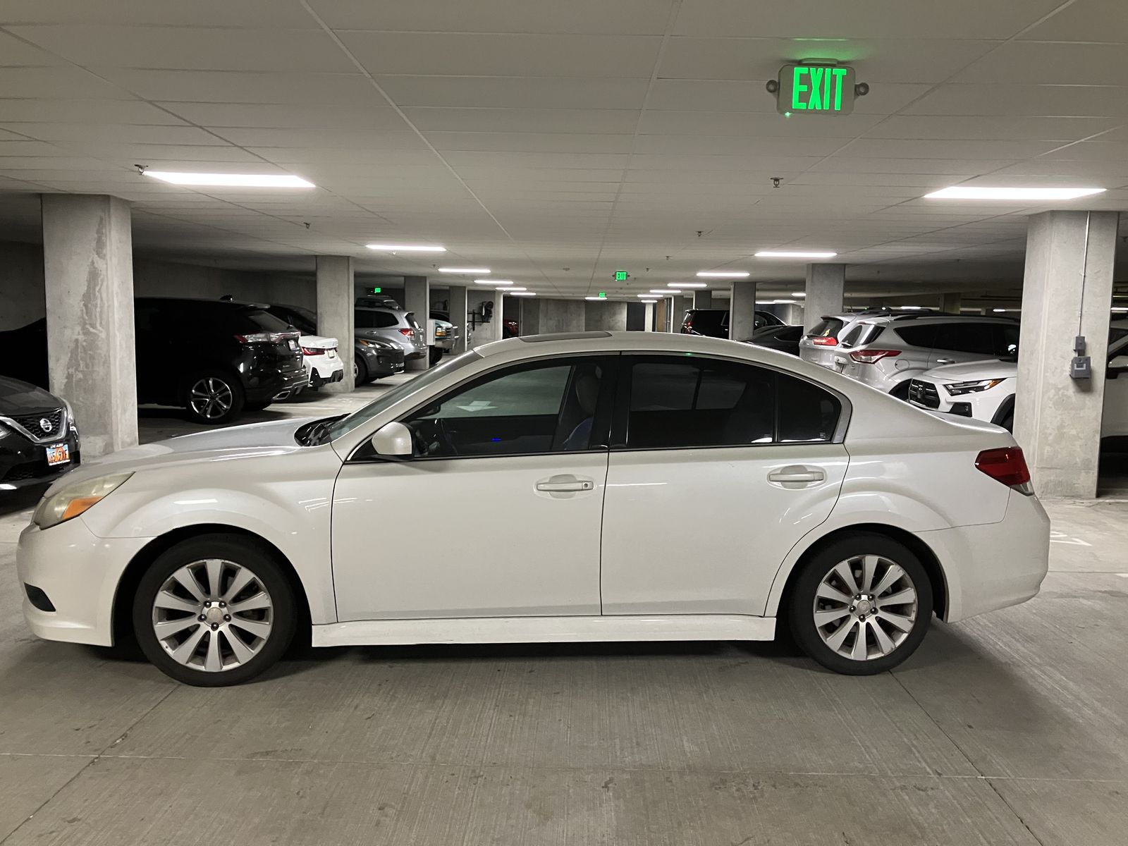 2010 SUBARU LEGACY 2.5i Limited