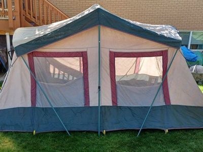 Ozark Trail. 3 Room Cabin Tent