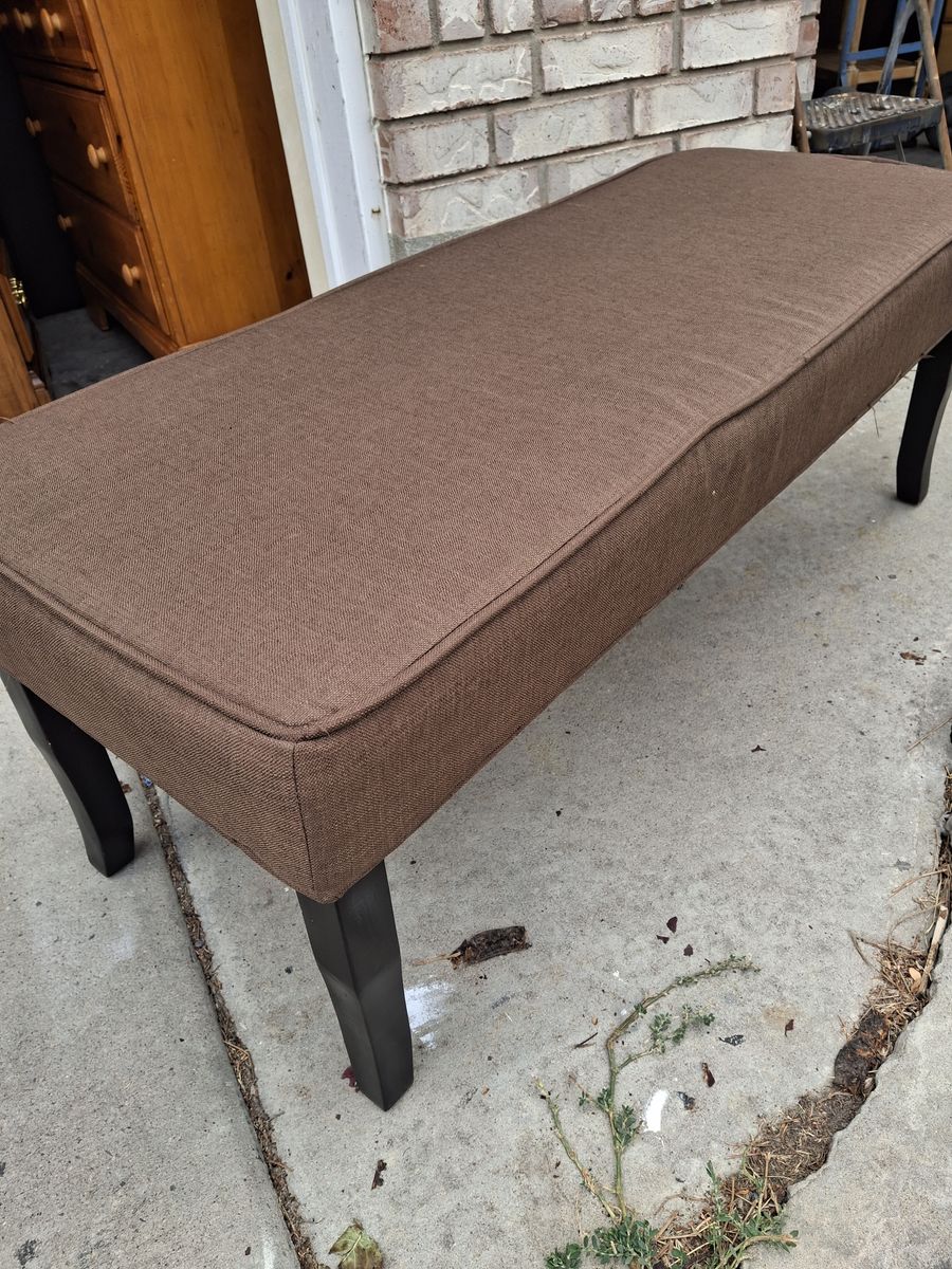 comfy bench/blk legs