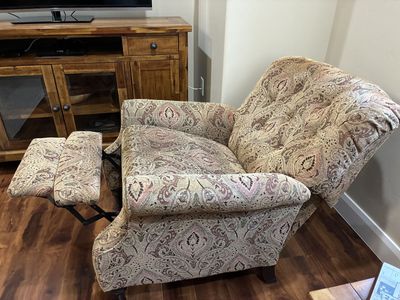 Two Broyhill wall hugger recliners