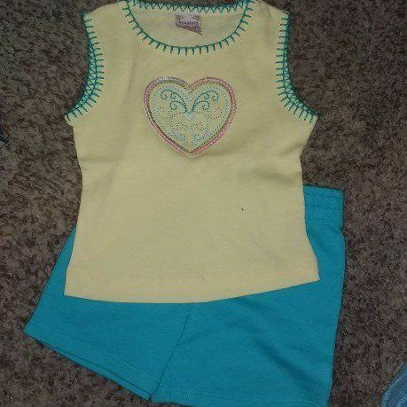 3T HEART SHIRT, TURQUOISE SHORTS