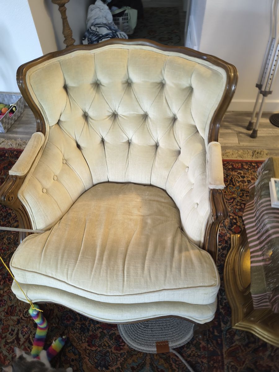 Dining Room Table & 6 chairs, 2 Accent Chairs
