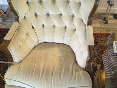 Dining Room Table & 6 chairs, 2 Accent Chairs
