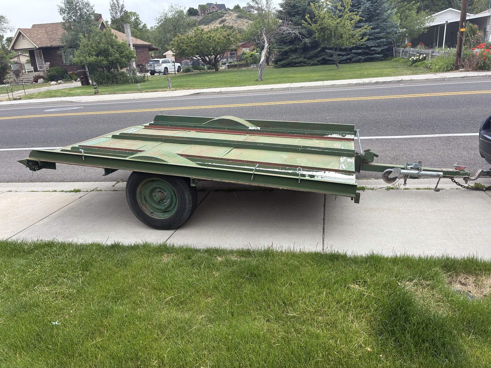 Single Axle Flatbed Utility Trailer - Green Metal Deck